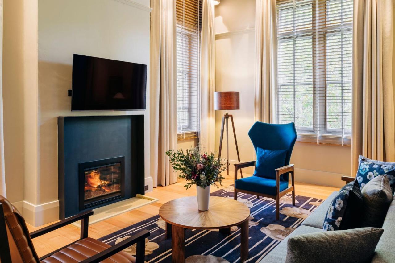 The Tasman, A Luxury Collection Hotel, 호바트 외부 사진 The living room of a suite at the Hotel